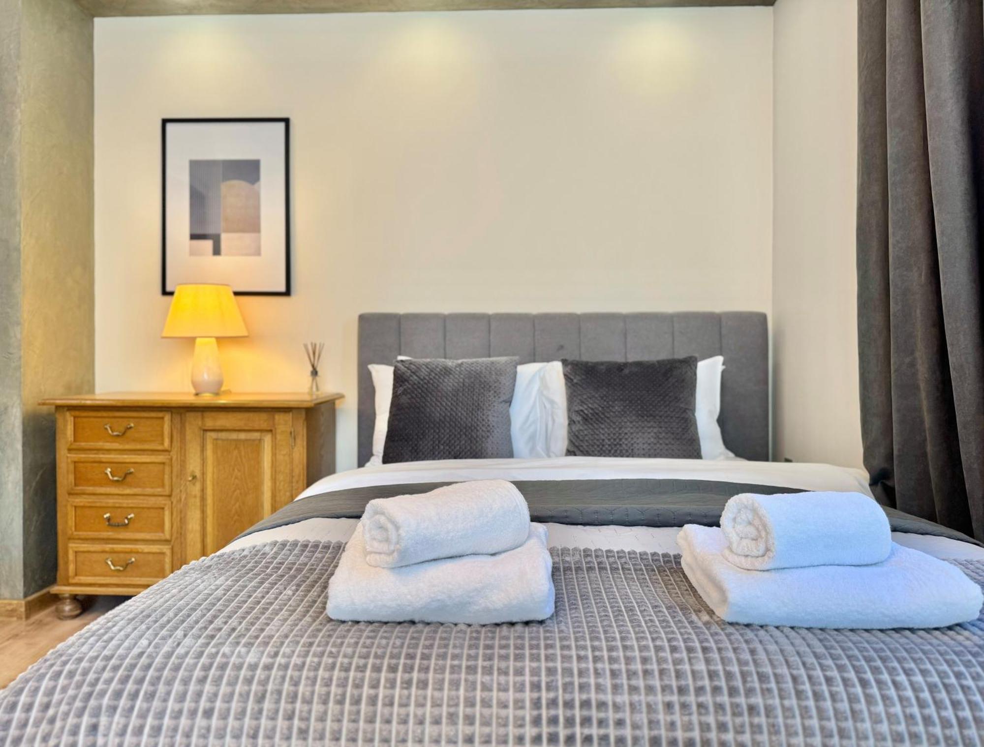 Top Centre 2Bed Apartment For 5 Guests 2 Minutes From High Street Plovdiv Eksteriør bilde