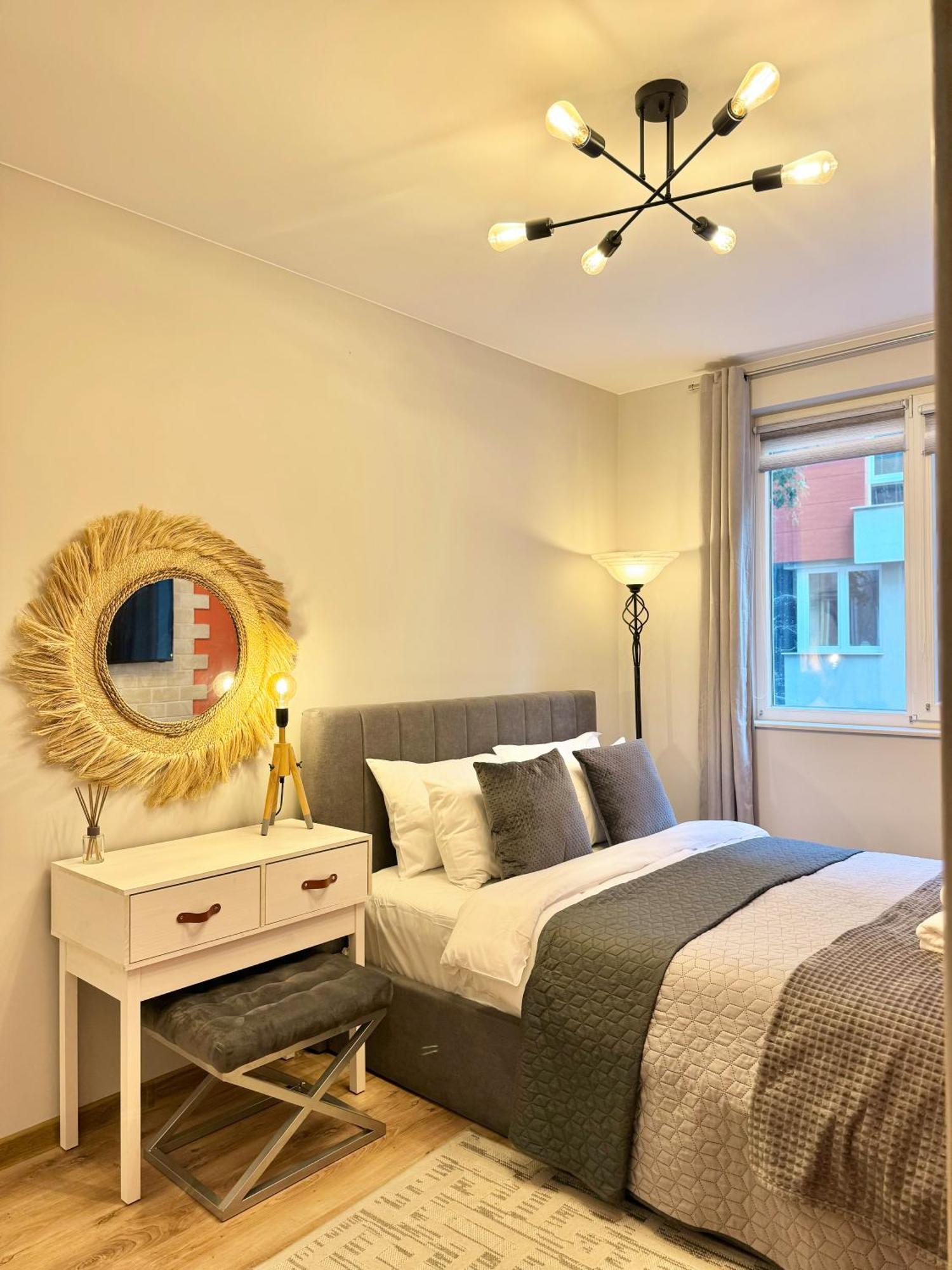 Top Centre 2Bed Apartment For 5 Guests 2 Minutes From High Street Plovdiv Eksteriør bilde