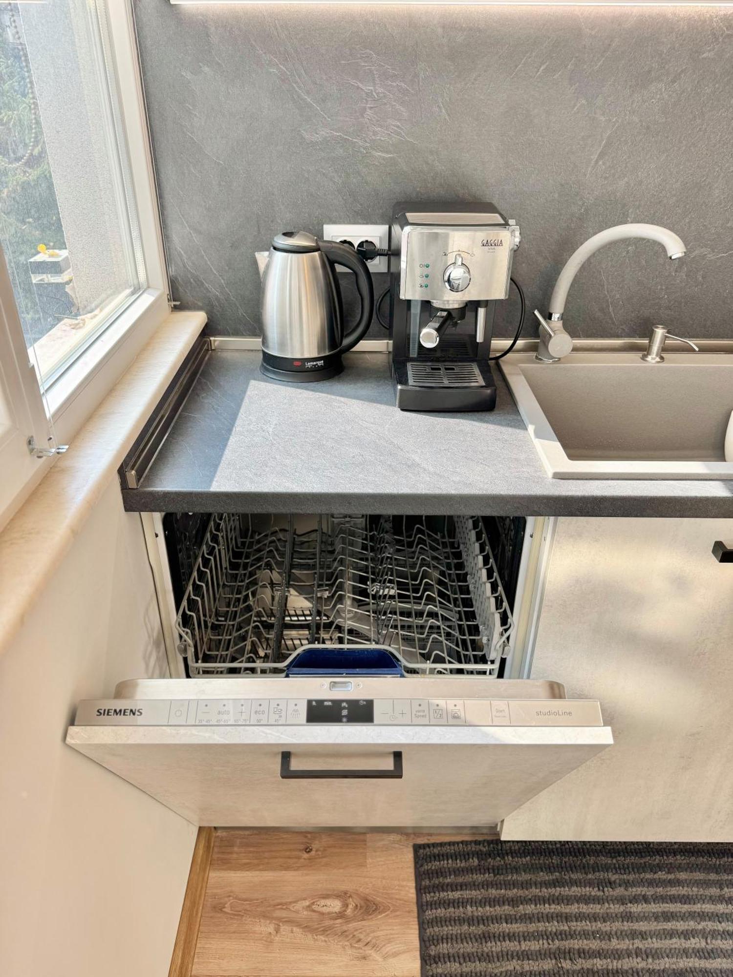 Top Centre 2Bed Apartment For 5 Guests 2 Minutes From High Street Plovdiv Eksteriør bilde